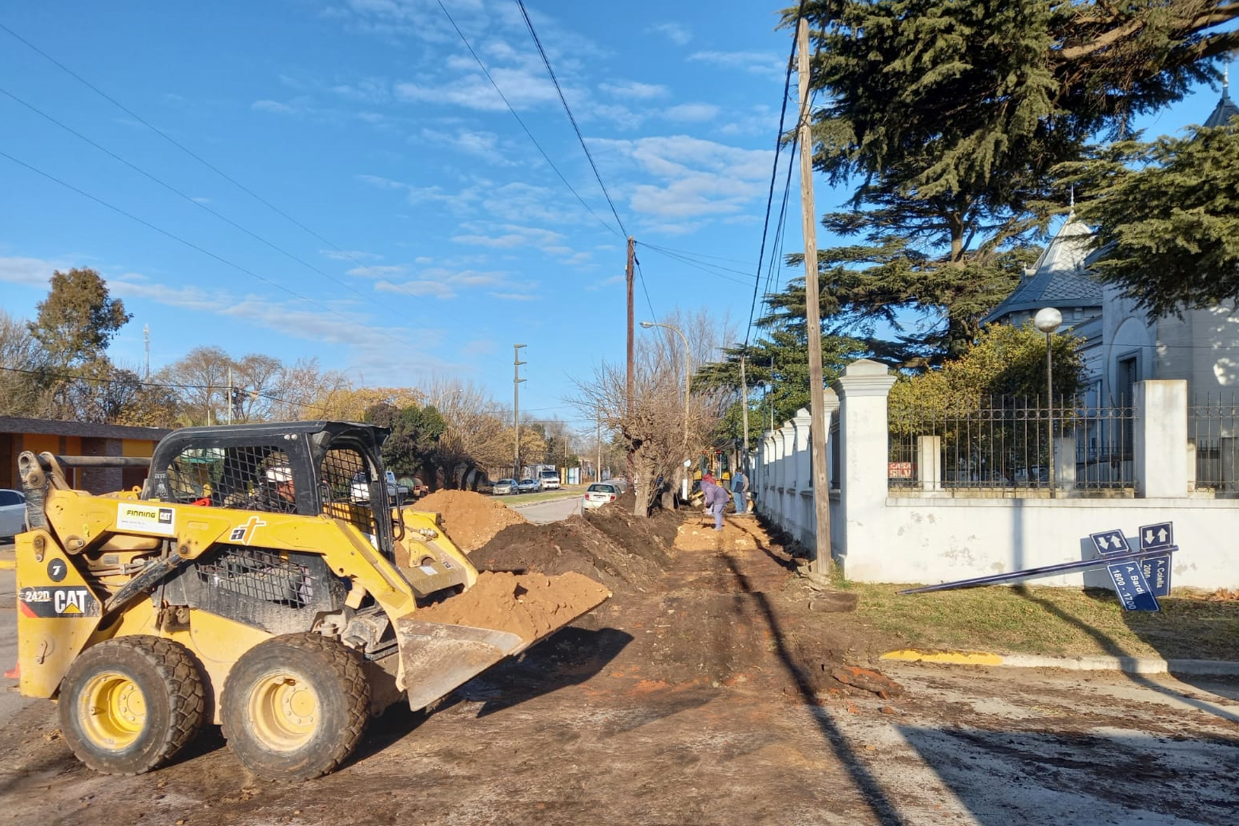 Hospital de Hinojo: se inició la obra de construcción de veredas |  Municipalidad del Partido de Olavarría